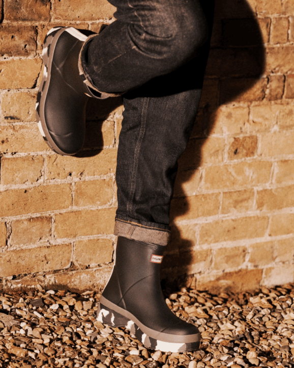 UK Hunter Men Play Short Colour Splash Sole Rain Boots Black/Mere/Shaded White 28BV503